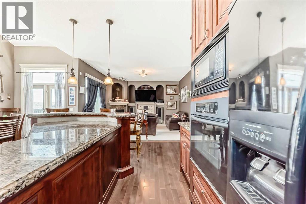 18 Royal Ridge Link Nw, Calgary, Alberta  T3G 5Z3 - Photo 12 - A2316226
