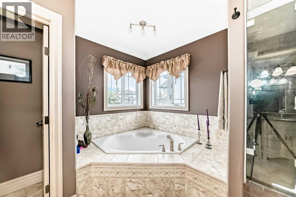 18 Royal Ridge Link Nw, Calgary, Alberta  T3G 5Z3 - Photo 29 - A2316226