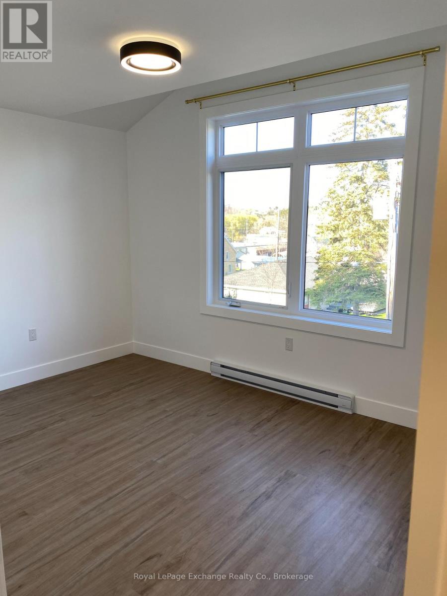 105 Maple Street, Brockton, Ontario  N0G 2V0 - Photo 8 - X13459134