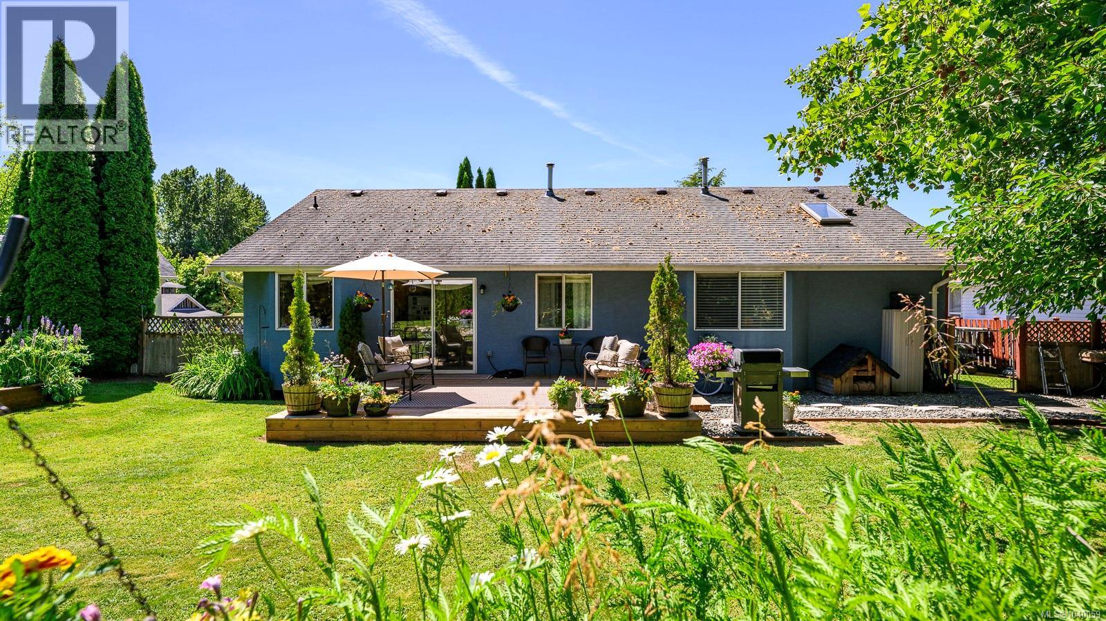 2115 Drake Pl, Courtenay, British Columbia  V9N 8Y8 - Photo 2 - 1040059