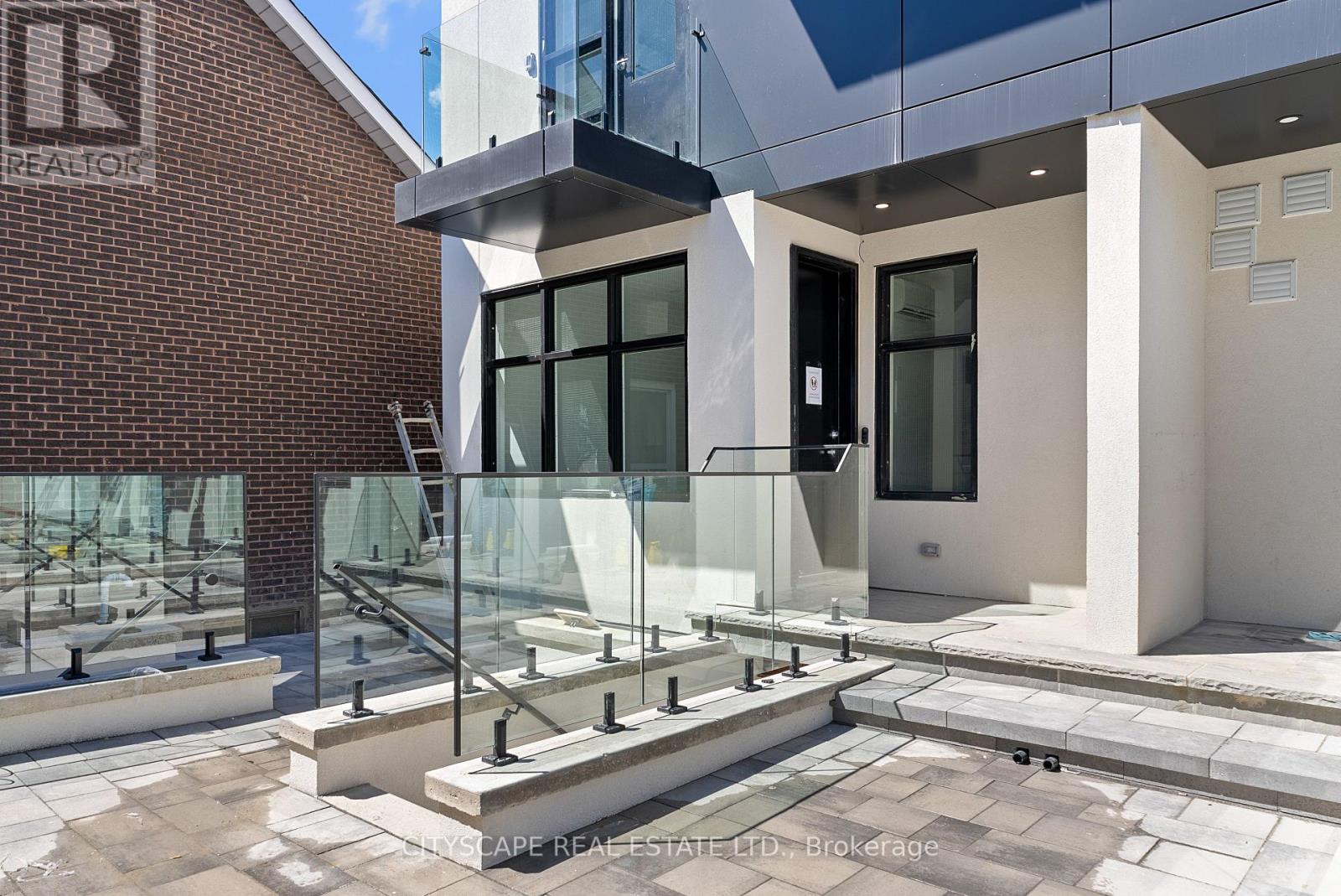 2 - MAIN - 587 OAKWOOD AVENUE, Toronto, Ontario