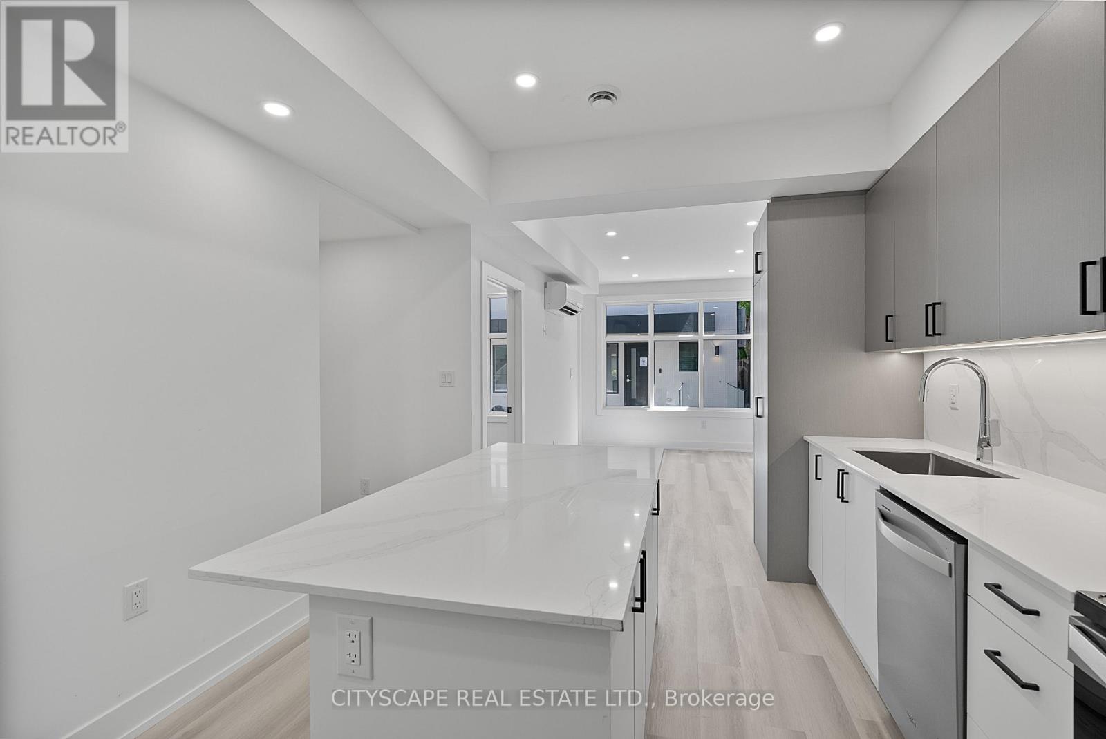 2 - Main - 587 Oakwood Avenue, Toronto, Ontario  M6E 2X8 - Photo 11 - C13459076