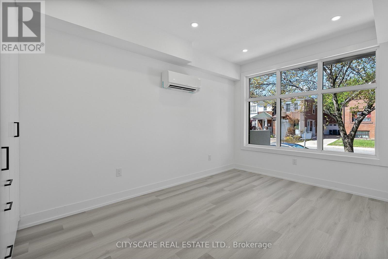 2 - Main - 587 Oakwood Avenue, Toronto, Ontario  M6E 2X8 - Photo 12 - C13459076