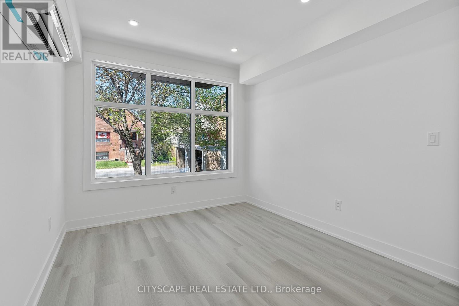 2 - Main - 587 Oakwood Avenue, Toronto, Ontario  M6E 2X8 - Photo 13 - C13459076