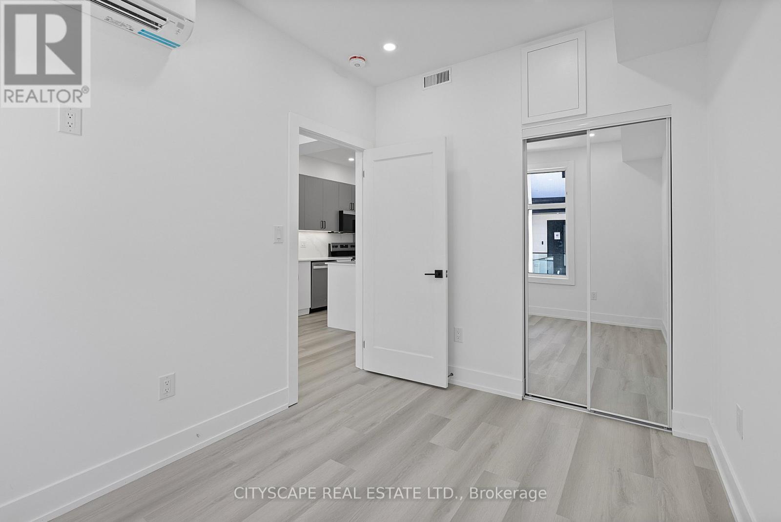 2 - Main - 587 Oakwood Avenue, Toronto, Ontario  M6E 2X8 - Photo 18 - C13459076