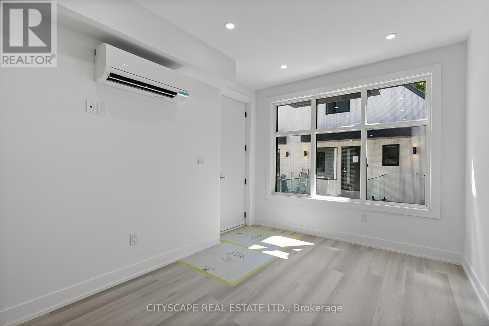 2 - Main - 587 Oakwood Avenue, Toronto, Ontario  M6E 2X8 - Photo 5 - C13459076