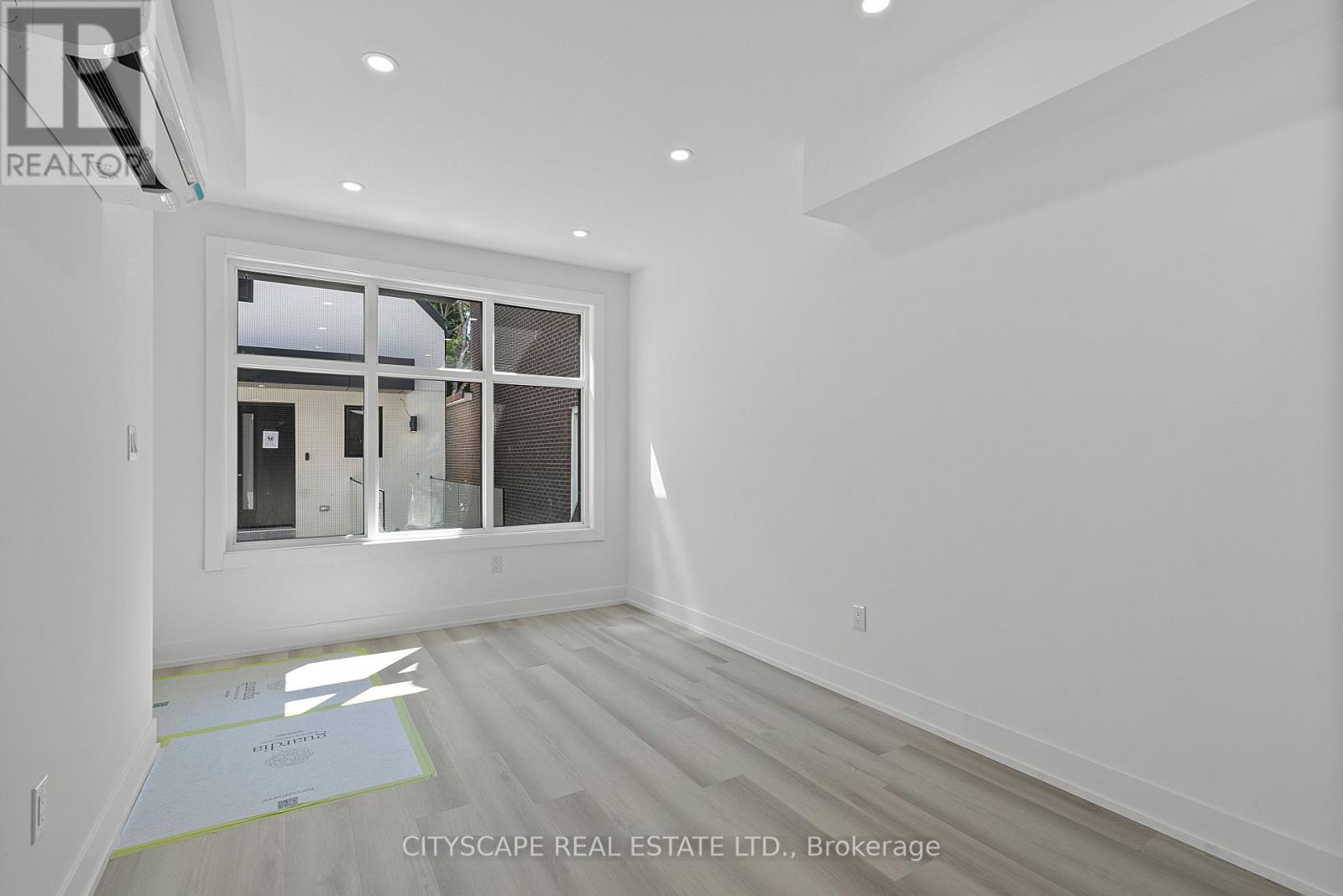 2 - Main - 587 Oakwood Avenue, Toronto, Ontario  M6E 2X8 - Photo 6 - C13459076