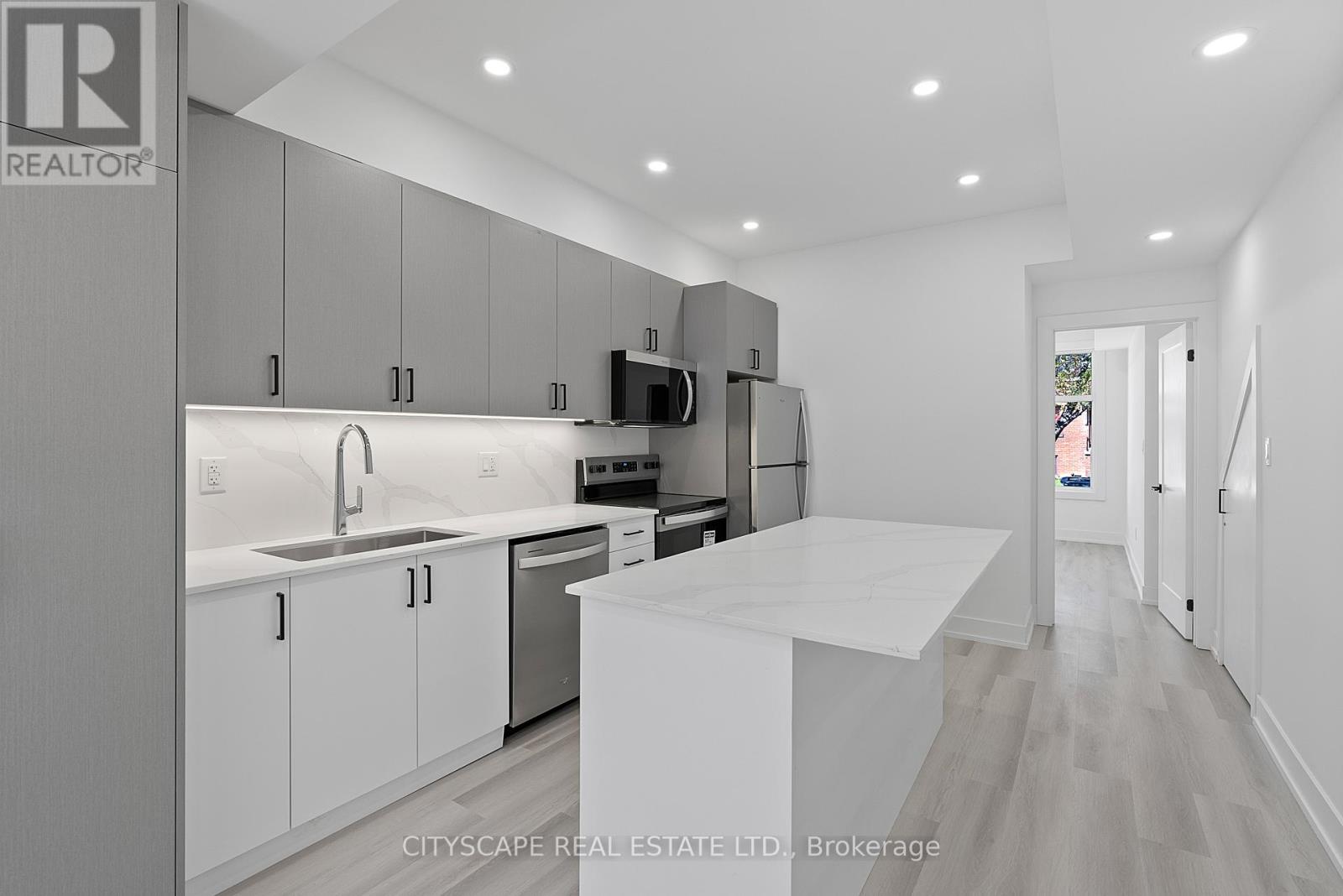 2 - Main - 587 Oakwood Avenue, Toronto, Ontario  M6E 2X8 - Photo 7 - C13459076