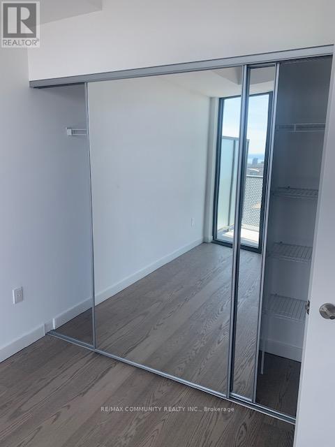 5504 - 11 Wellesley Street W, Toronto, Ontario  M4Y 1E8 - Photo 10 - C13459078