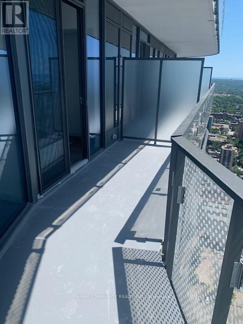 5504 - 11 Wellesley Street W, Toronto, Ontario  M4Y 1E8 - Photo 11 - C13459078