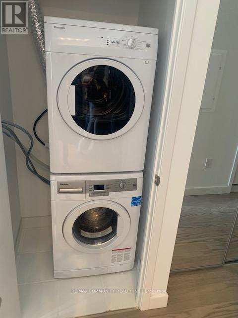 5504 - 11 Wellesley Street W, Toronto, Ontario  M4Y 1E8 - Photo 12 - C13459078