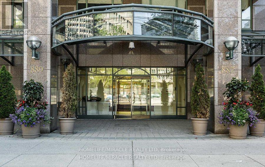 304 - 887 Bay Street, Toronto, Ontario  M5S 3K4 - Photo 2 - C13459080
