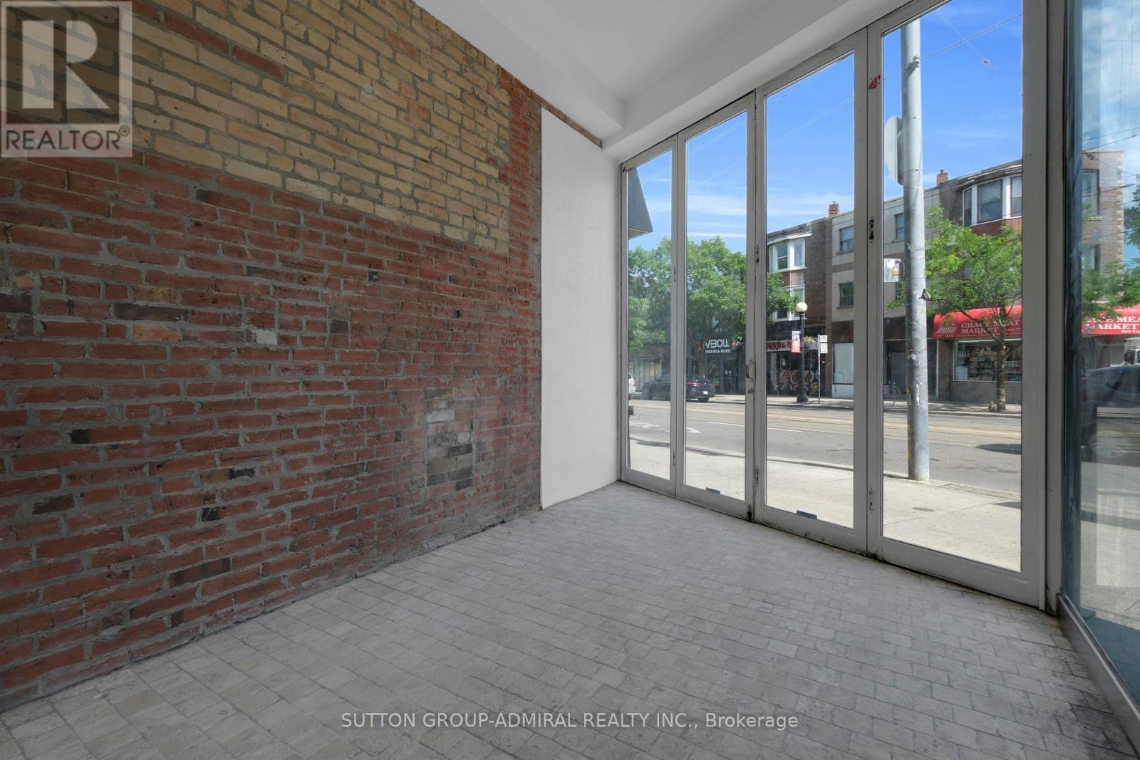 101 (Main Floor) - 647 College Street, Toronto, Ontario  M6G 1B7 - Photo 5 - C13459122