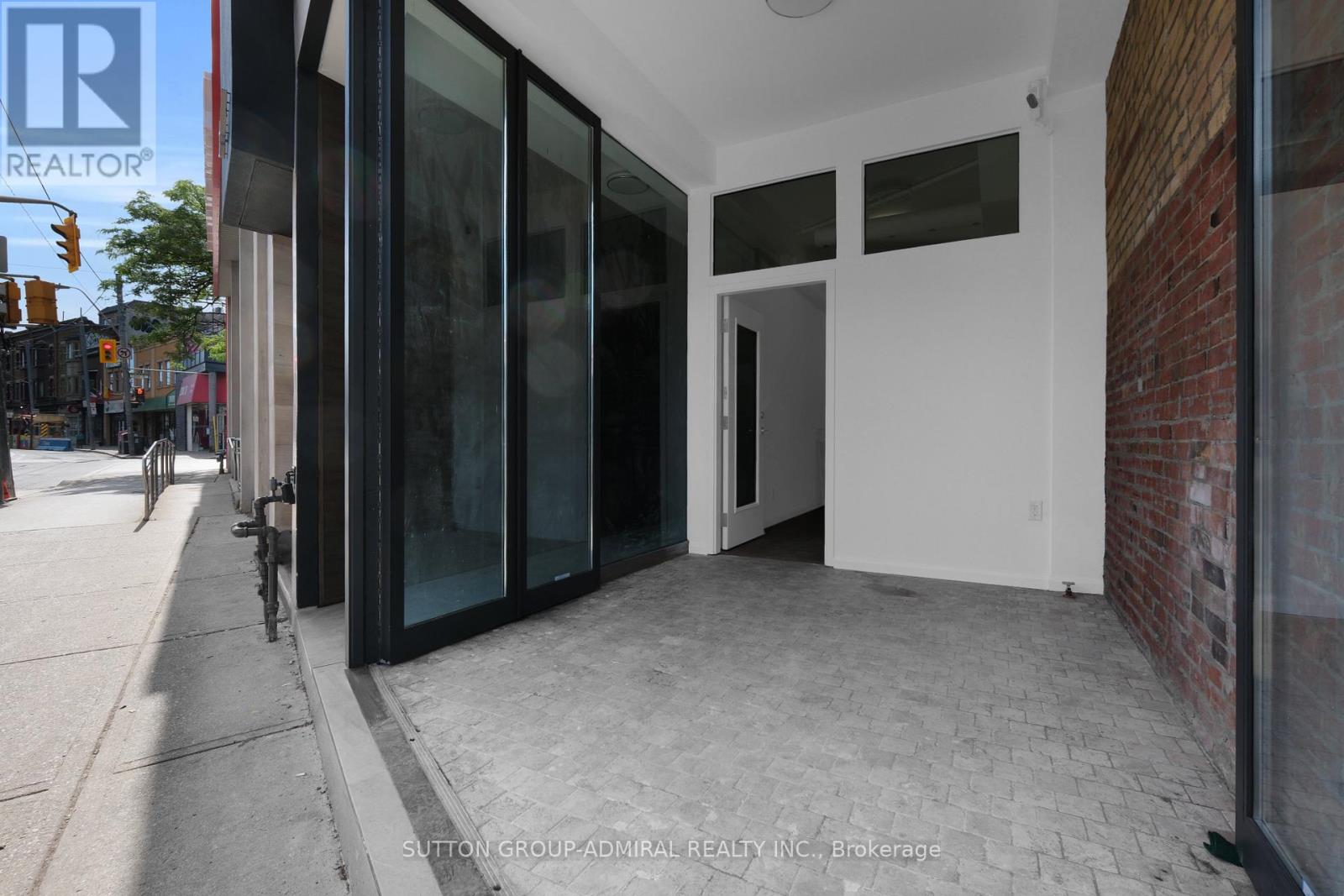 101 (Main Floor) - 647 College Street, Toronto, Ontario  M6G 1B7 - Photo 8 - C13459122