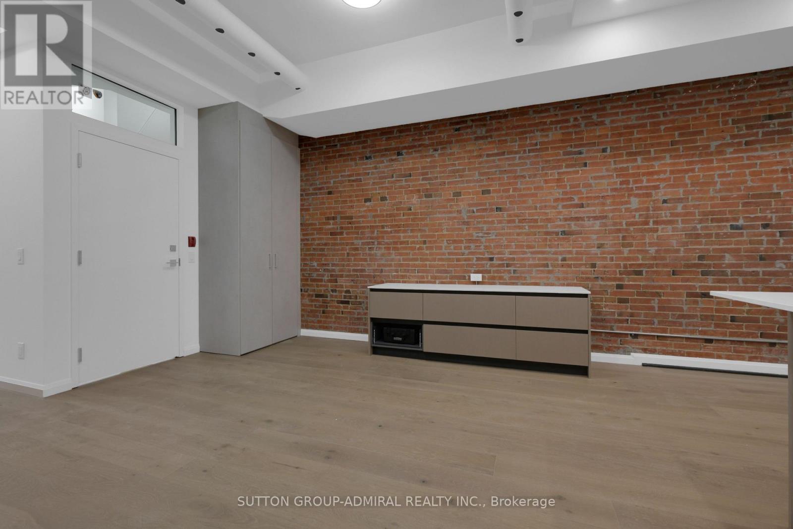 101 (Main Floor) - 647 College Street, Toronto, Ontario  M6G 1B7 - Photo 9 - C13459122