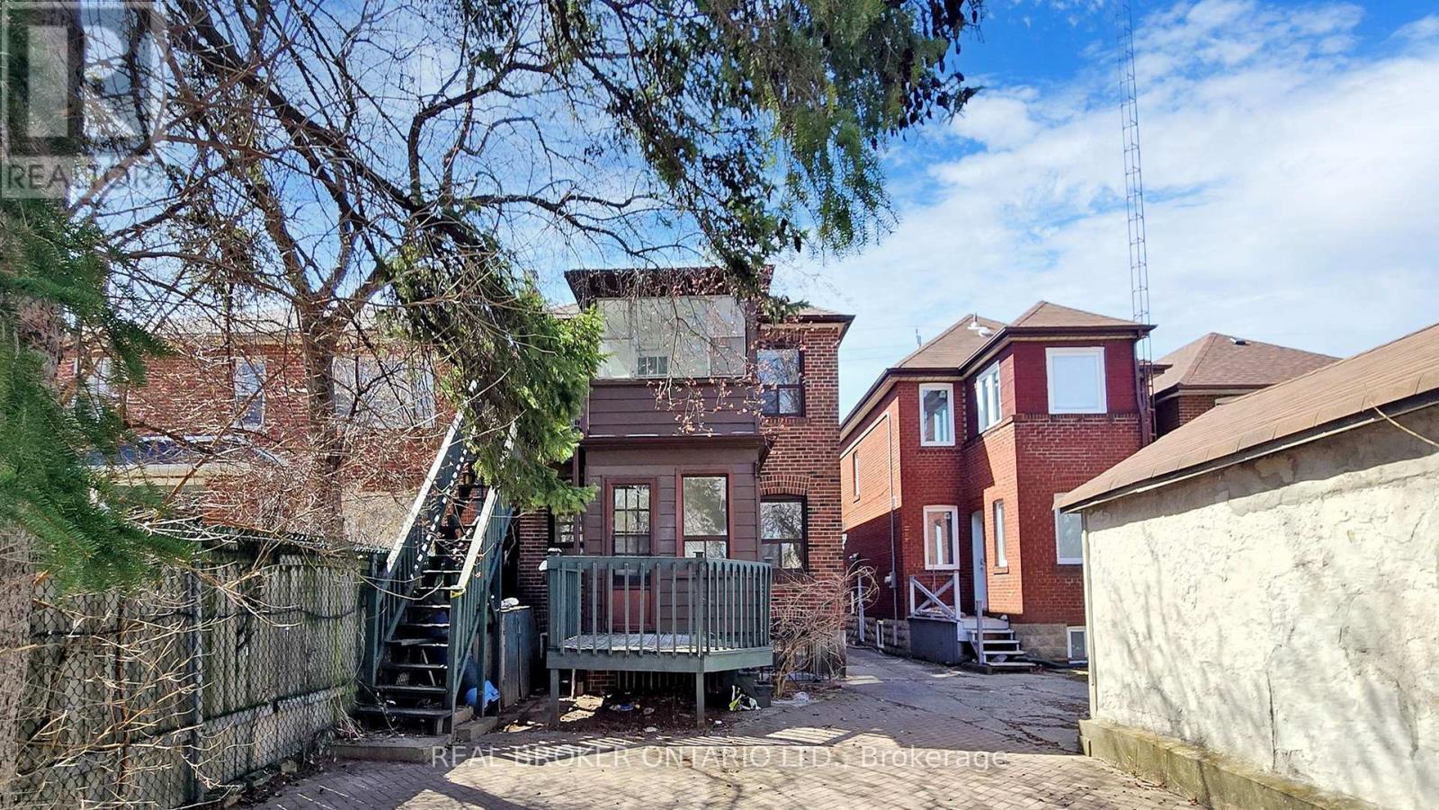 Upper - 451 Donlands Avenue, Toronto, Ontario M4J 3S4 - Photo 12 - E13455170