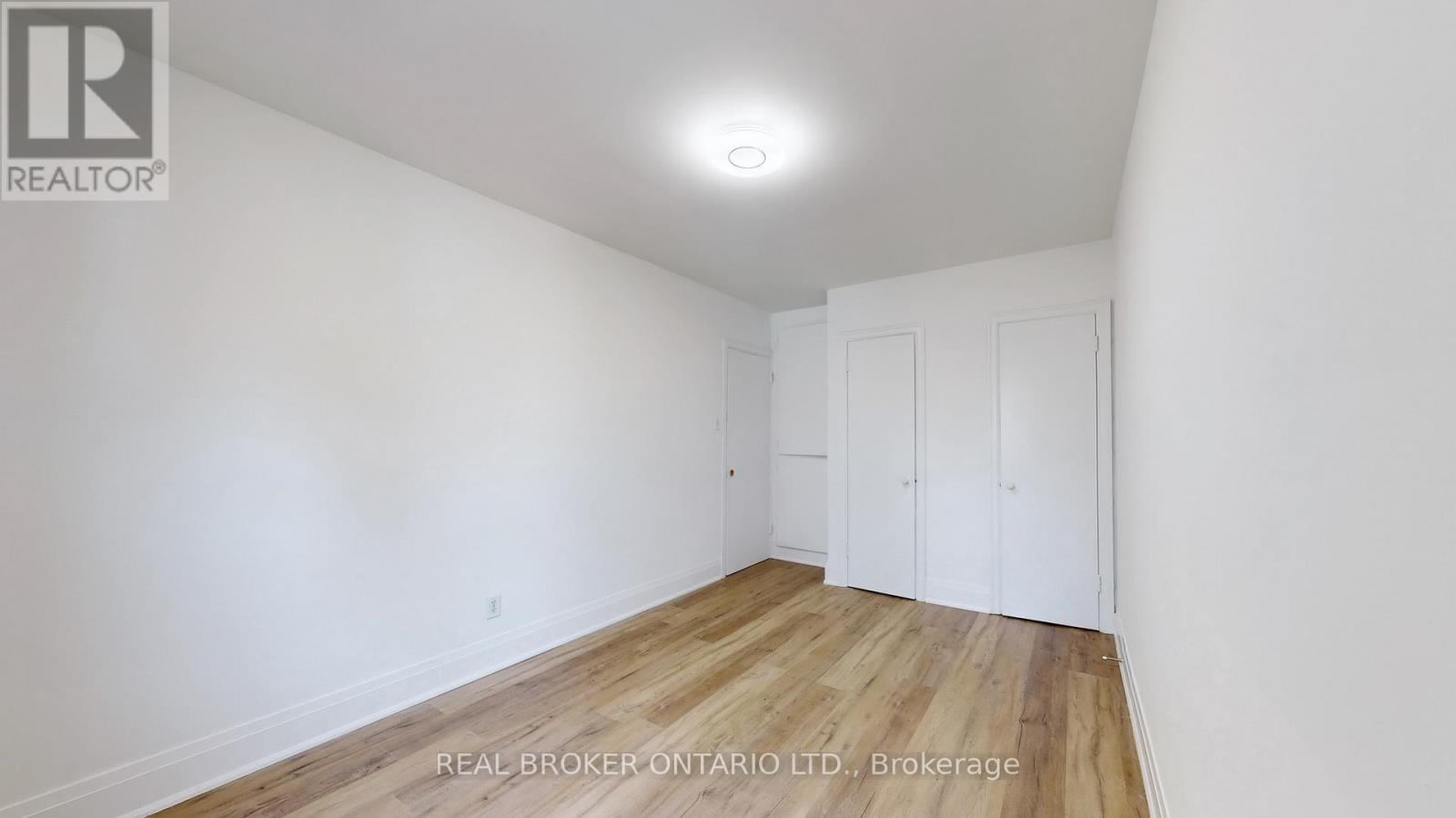 Upper - 451 Donlands Avenue, Toronto, Ontario M4J 3S4 - Photo 8 - E13455170