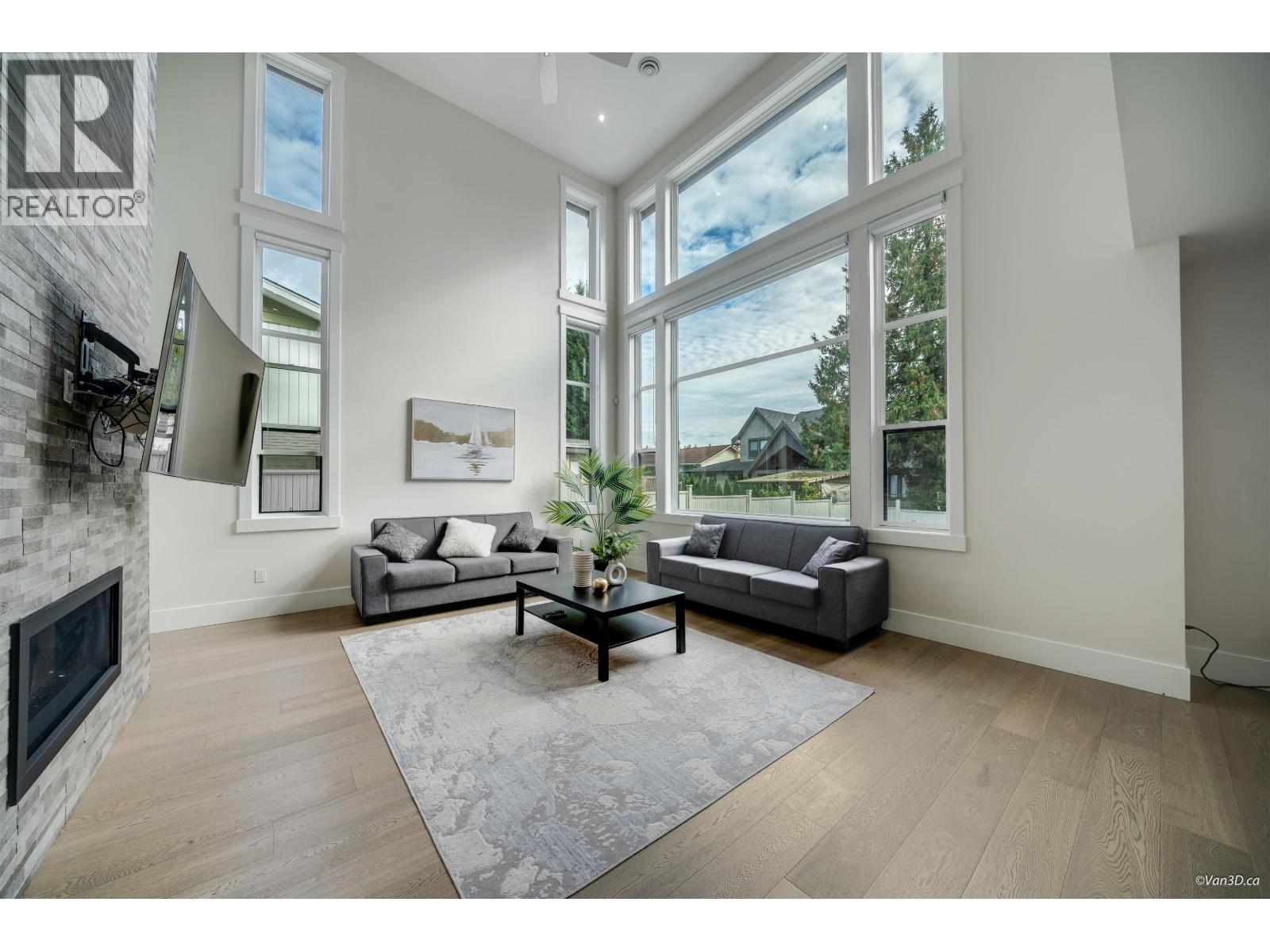 708 Austin Avenue, Coquitlam, British Columbia  V3K 3N1 - Photo 3 - R3137208