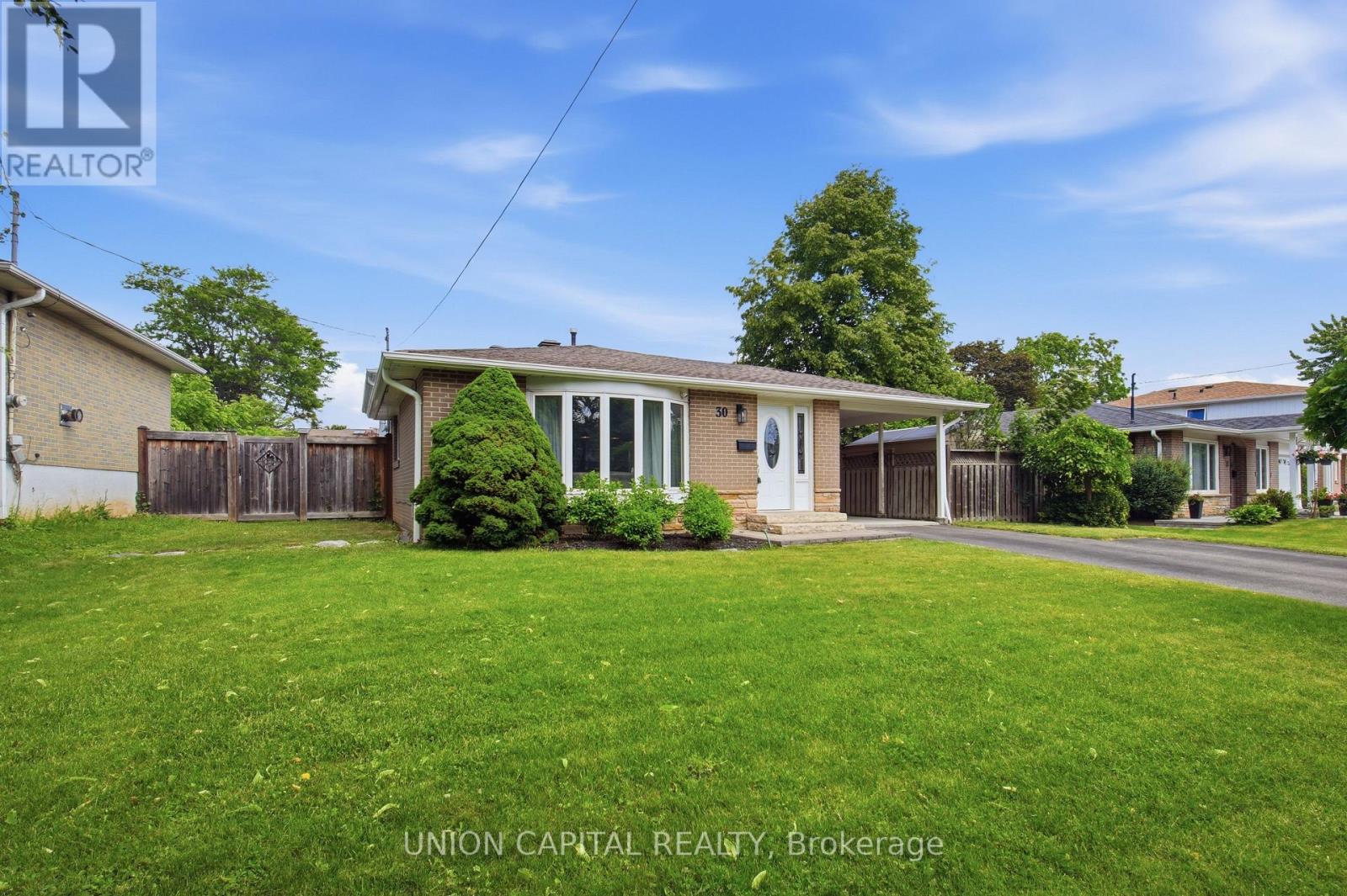 30 Irwin Crescent, Halton Hills, Ontario  L7G 1G1 - Photo 3 - W13459046