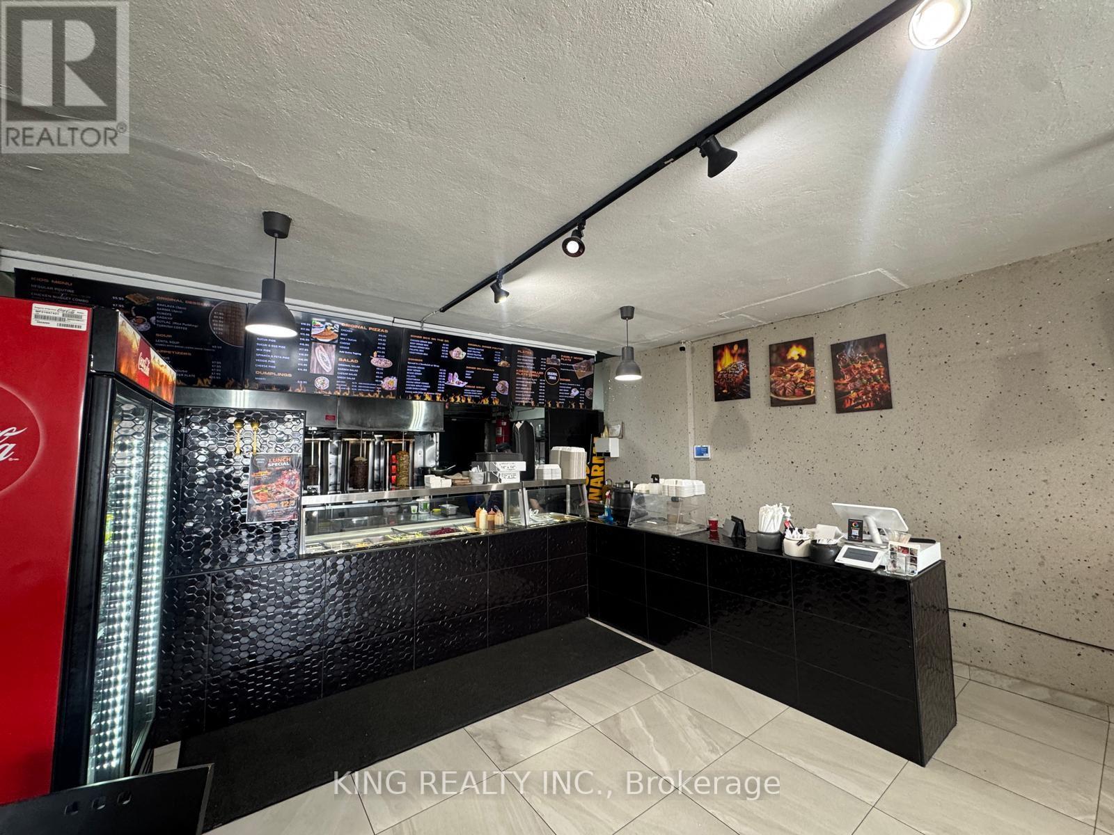 3277 DUFFERIN STREET, Toronto, Ontario