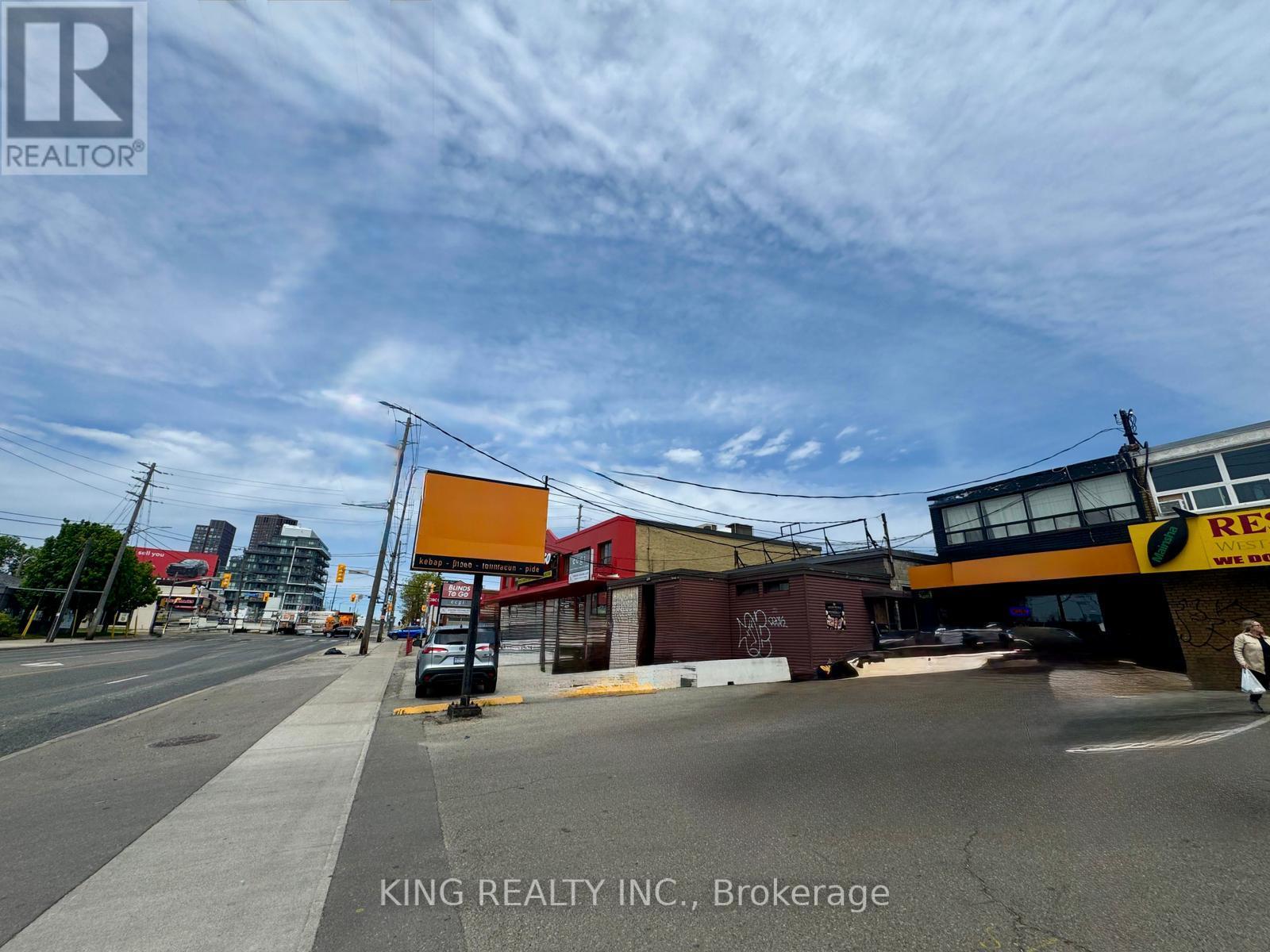 3277 Dufferin Street, Toronto, Ontario  M6A 2T4 - Photo 8 - W13459064