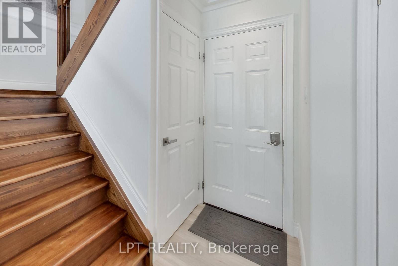 2482 Snowhill Court, Burlington, Ontario  L7M 1Y3 - Photo 15 - W13459086