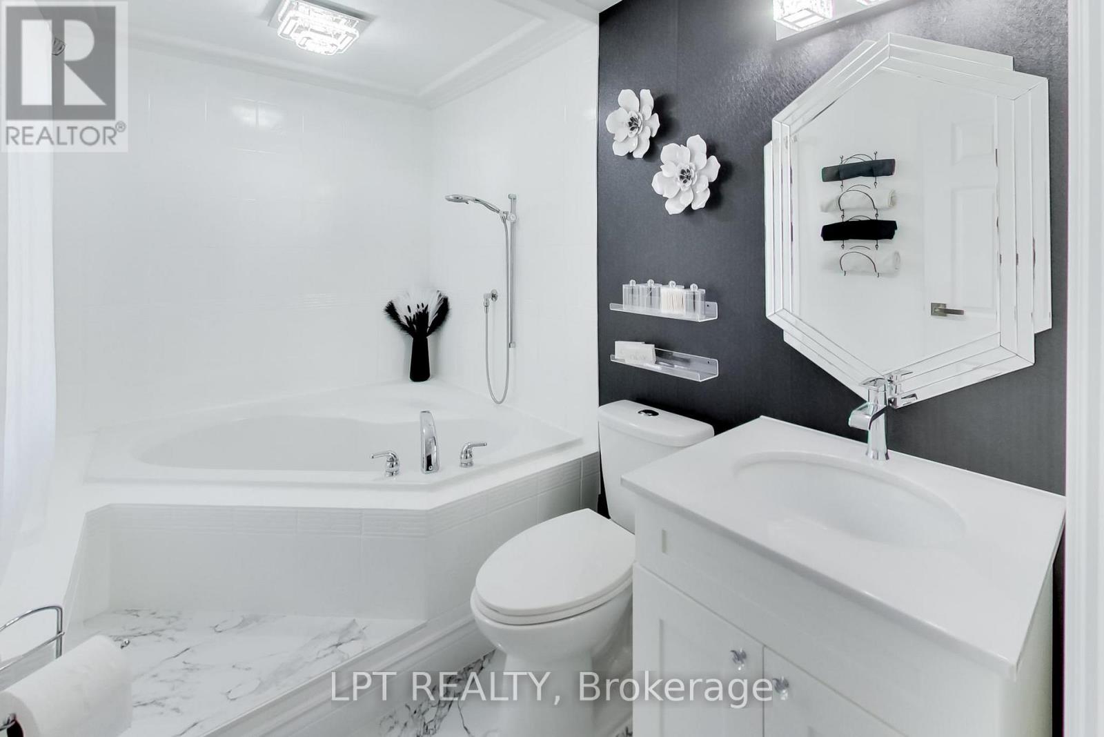2482 Snowhill Court, Burlington, Ontario  L7M 1Y3 - Photo 20 - W13459086