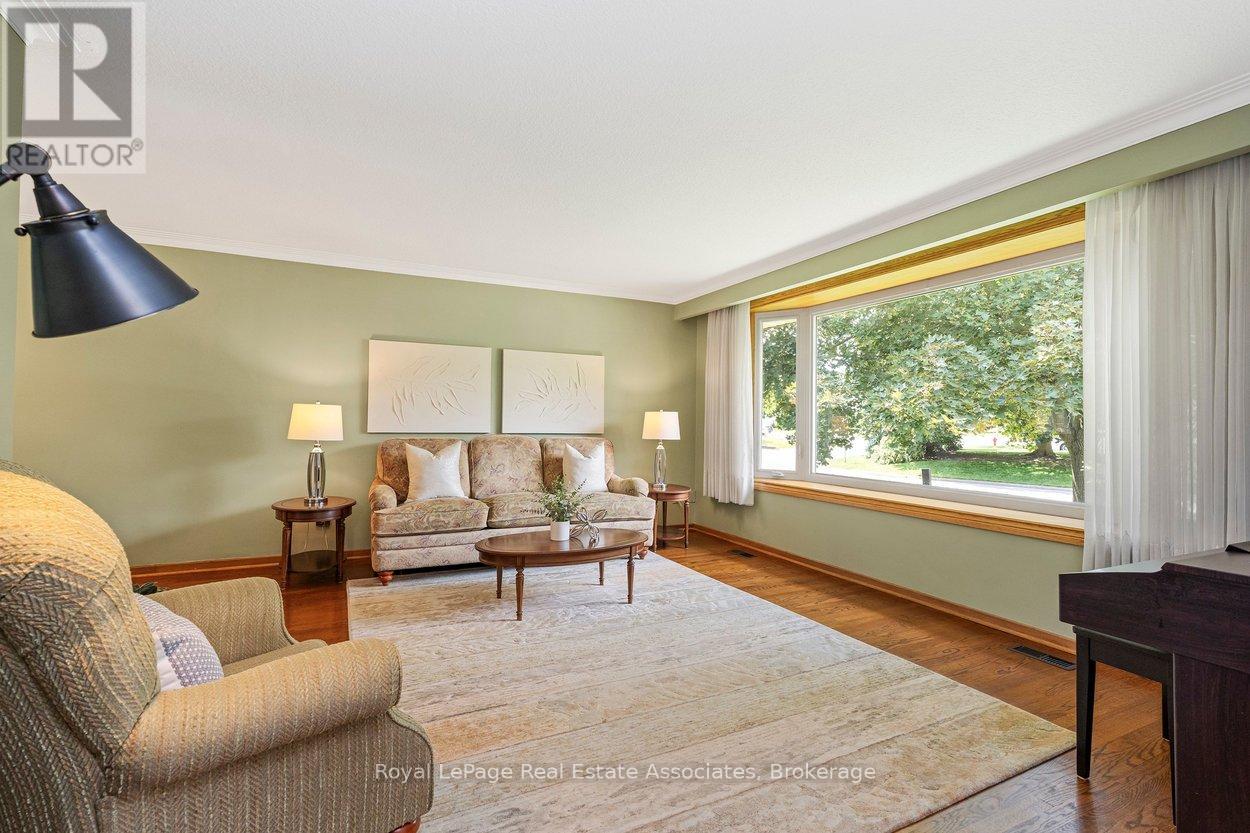 206 Elizabeth Street S, Brampton, Ontario  L6Y 1S1 - Photo 6 - W13459094