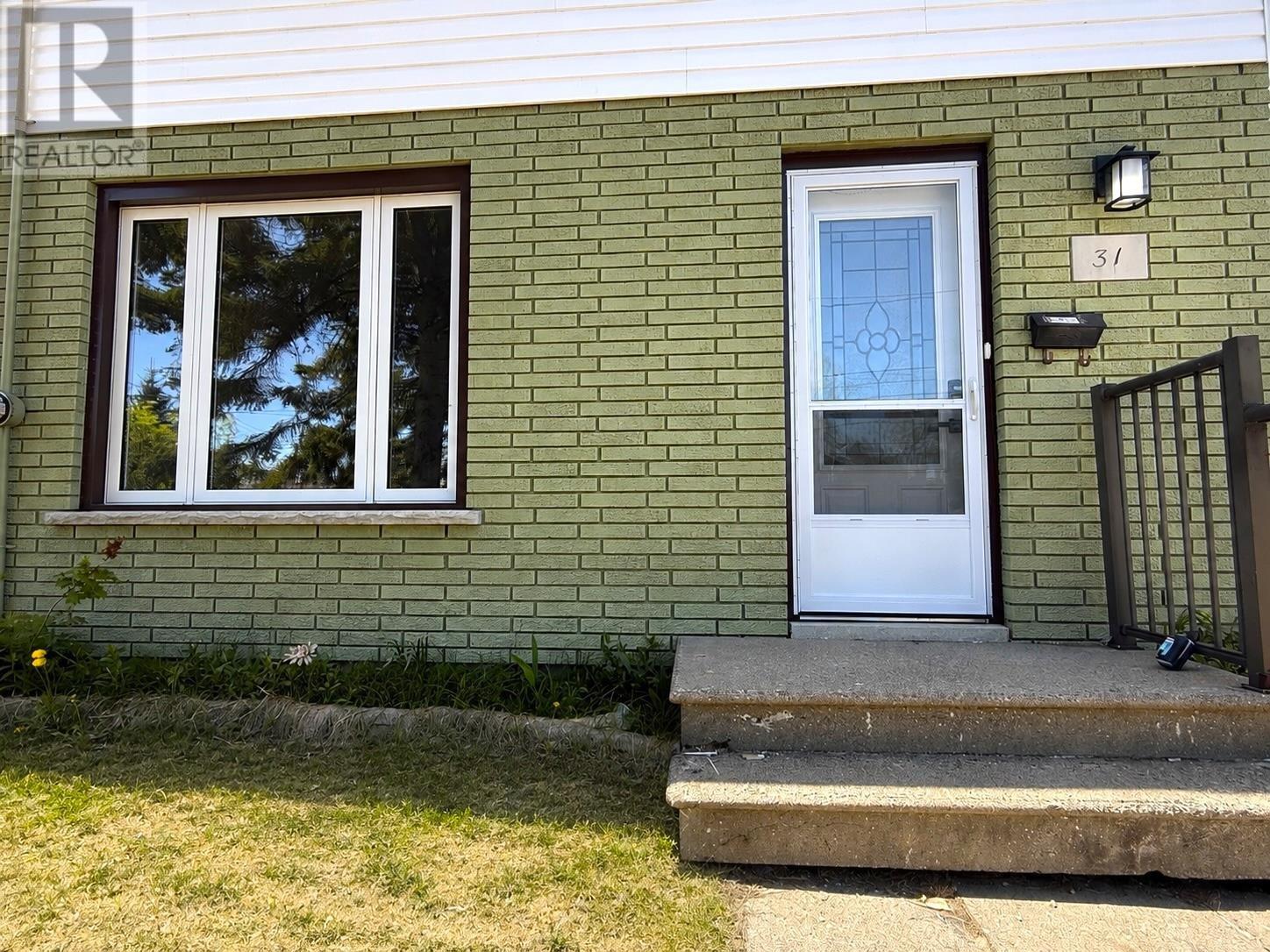 31 Matthews St, Thunder Bay, Ontario  P7A 3K7 - Photo 2 - TB2601366