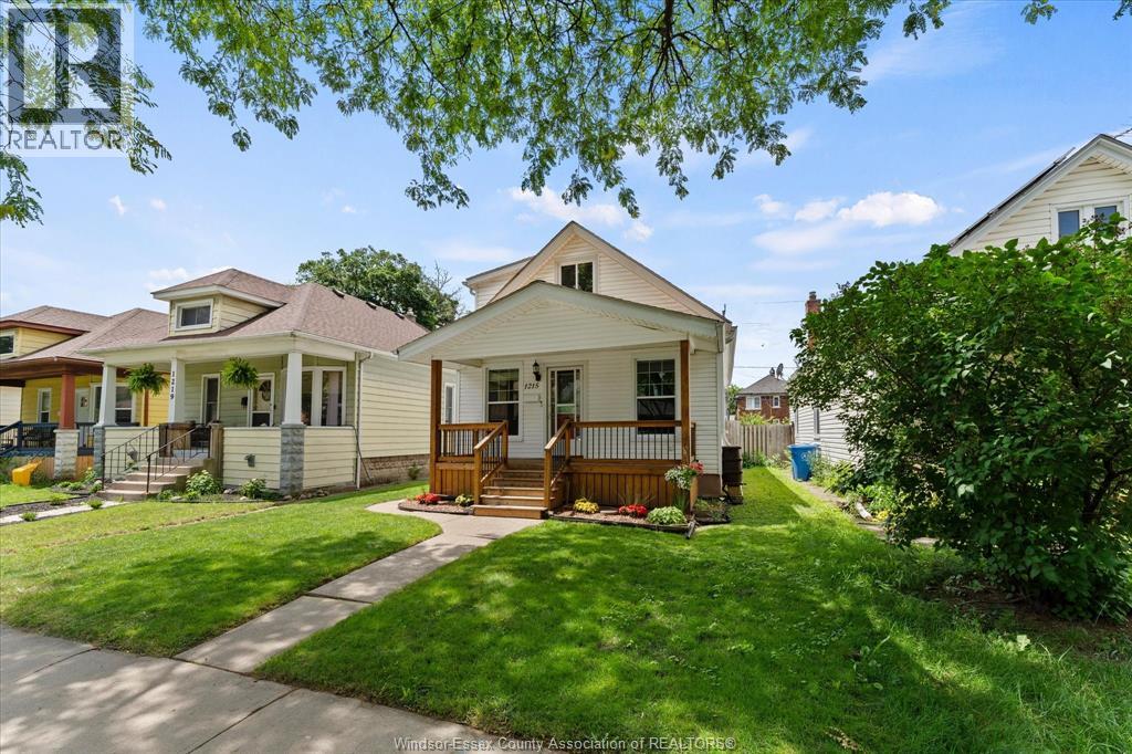 1215 Lincoln Road, Windsor, Ontario  N8Y 2H9 - Photo 4 - 26014426