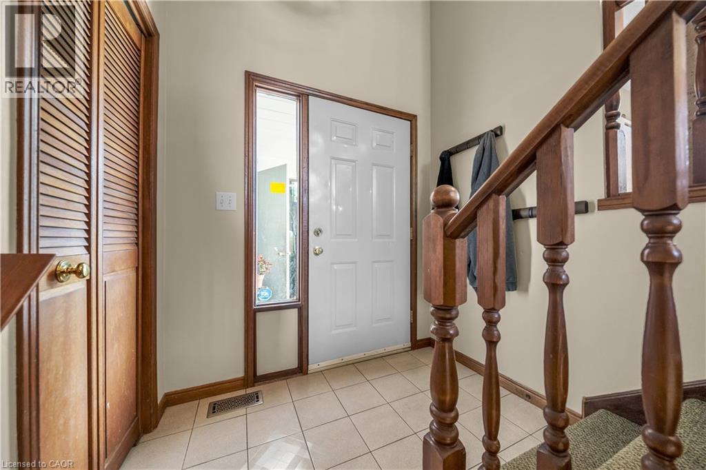 3929 Vineyard Crescent, Vineland, Ontario  L0R 2C0 - Photo 3 - 40840892