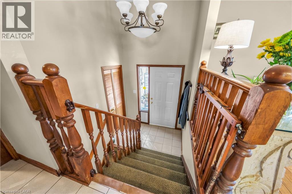 3929 Vineyard Crescent, Vineland, Ontario  L0R 2C0 - Photo 4 - 40840892