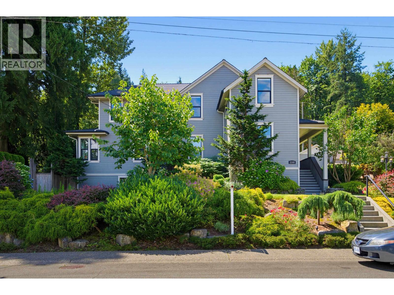 2209 St. George Street, Port Moody, British Columbia  V3H 2G1 - Photo 3 - R3137268