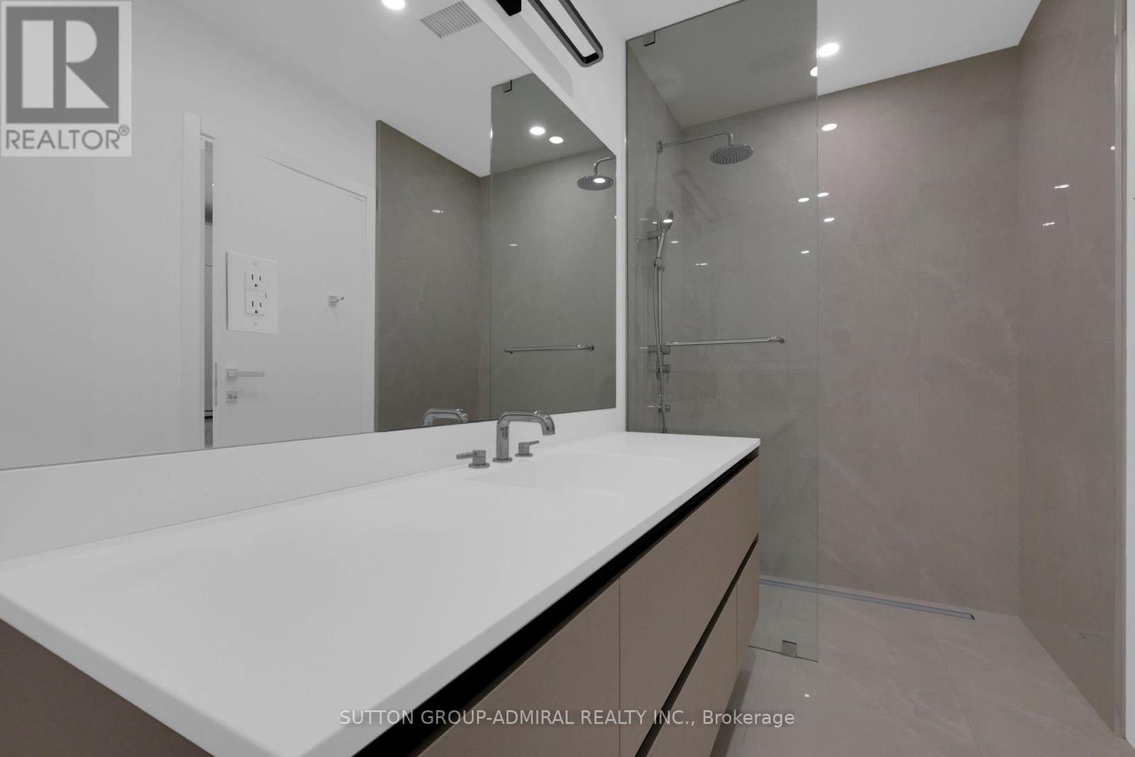 102 (Lower Unit) - 647 College Street, Toronto, Ontario  M6G 1B7 - Photo 13 - C13459184