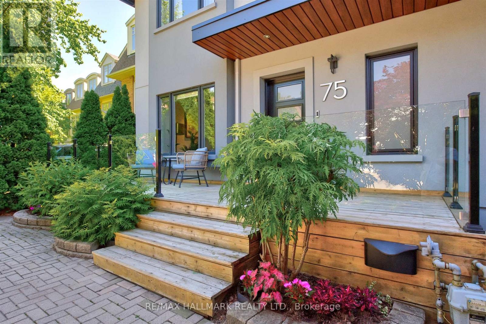 75 Hillside Drive, Toronto, Ontario  M4K 2M5 - Photo 3 - E13459160