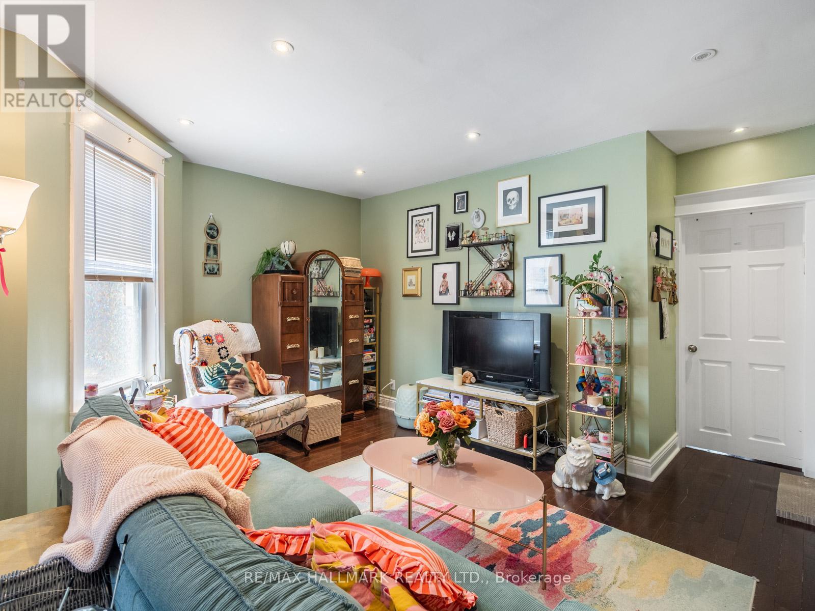 3rd Flr - 269 Danforth Avenue, Toronto, Ontario  M4K 1N2 - Photo 11 - E13459168