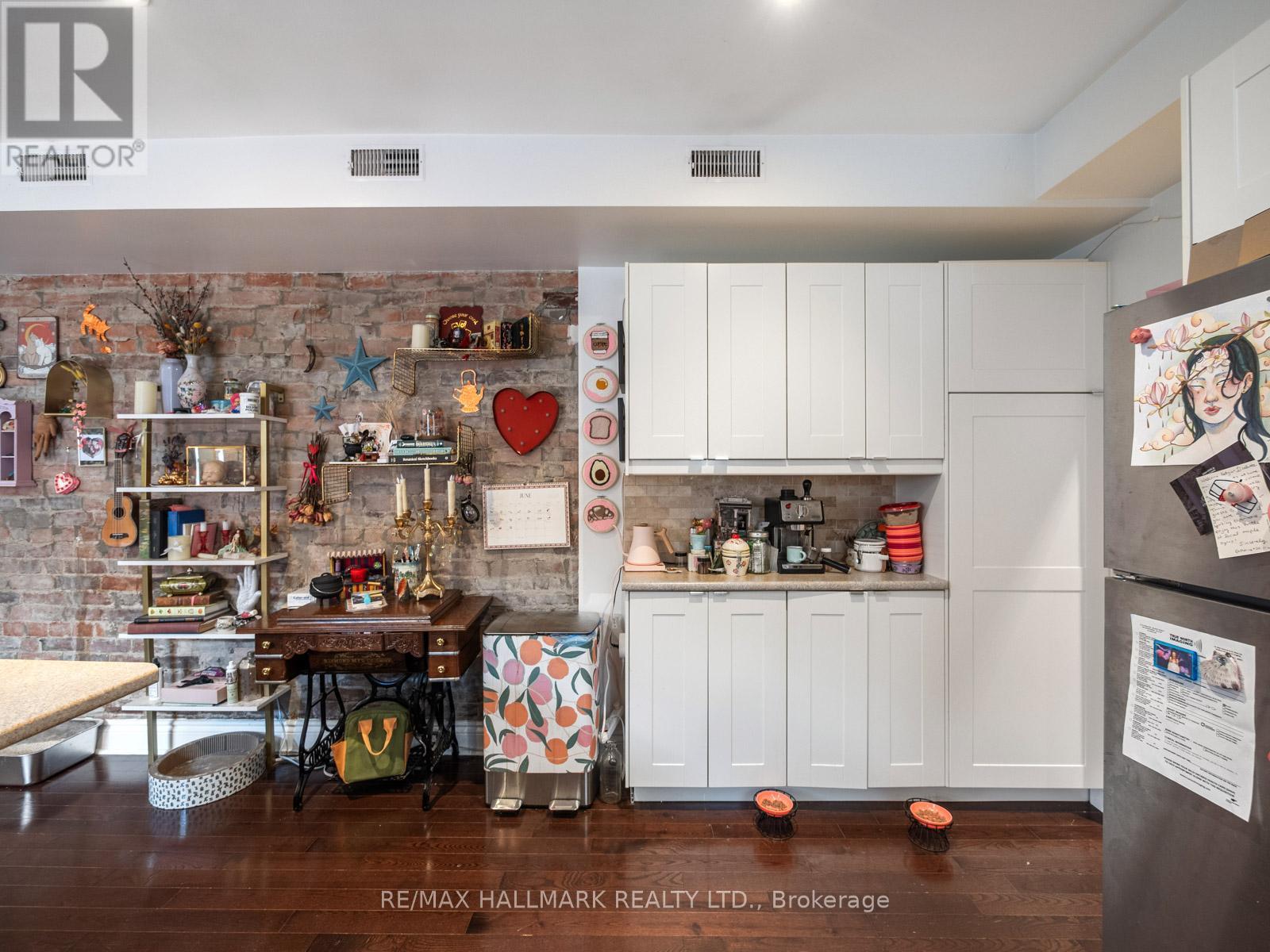 3rd Flr - 269 Danforth Avenue, Toronto, Ontario  M4K 1N2 - Photo 22 - E13459168