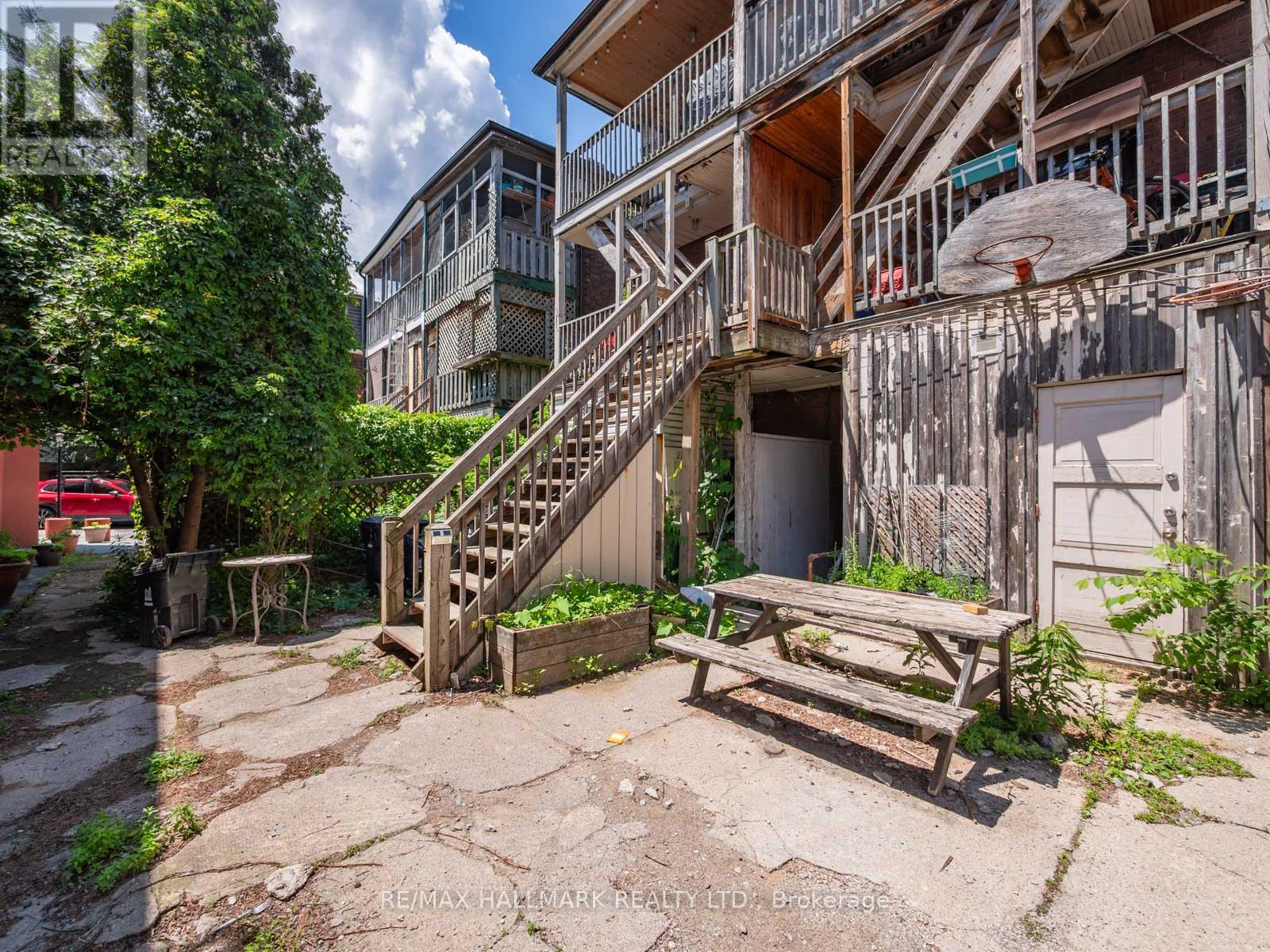 3rd Flr - 269 Danforth Avenue, Toronto, Ontario  M4K 1N2 - Photo 31 - E13459168