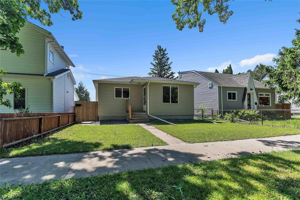 930 Lorette Avenue, Winnipeg, Manitoba  R3M 1T5 - Photo 0 - 202614132