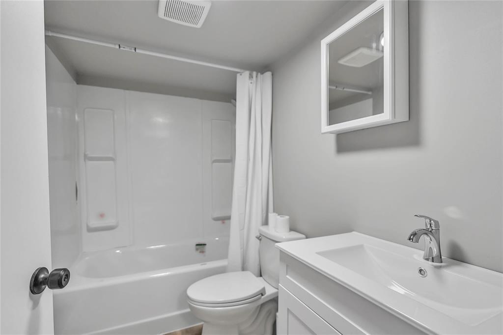 930 Lorette Avenue, Winnipeg, Manitoba  R3M 1T5 - Photo 15 - 202614132