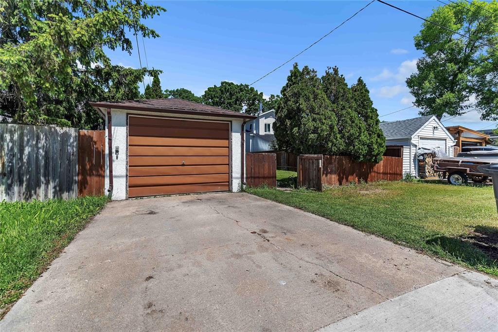 930 Lorette Avenue, Winnipeg, Manitoba  R3M 1T5 - Photo 19 - 202614132