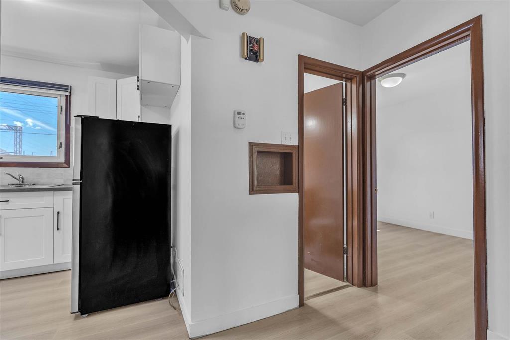 930 Lorette Avenue, Winnipeg, Manitoba  R3M 1T5 - Photo 4 - 202614132