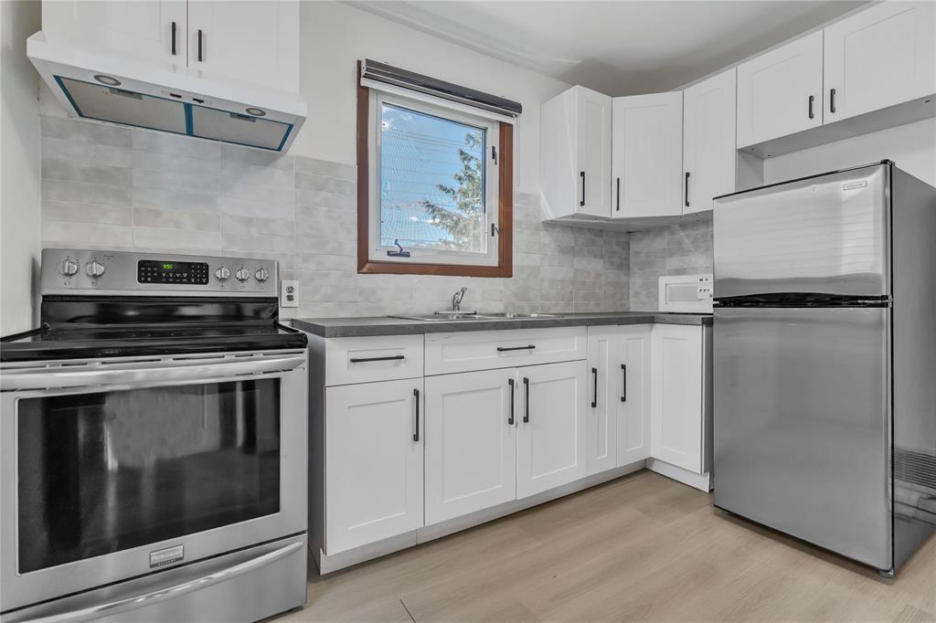 930 Lorette Avenue, Winnipeg, Manitoba  R3M 1T5 - Photo 6 - 202614132