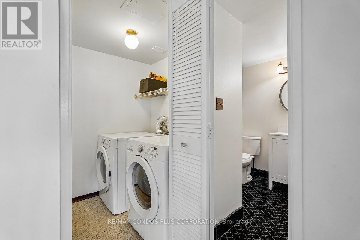 1307 - 250 Scarlett Road, Toronto, Ontario  M6N 4X5 - Photo 12 - W13459170