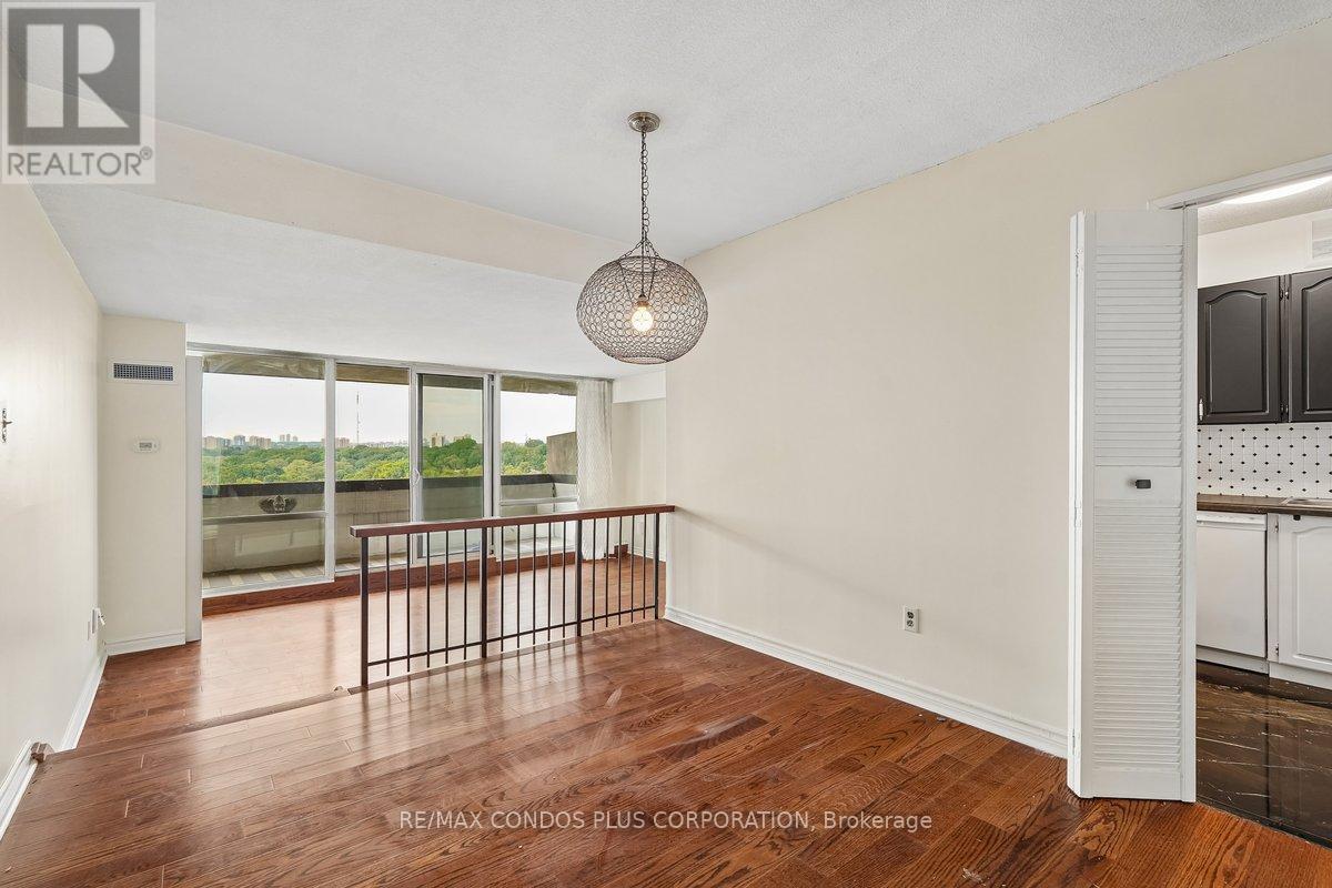 1307 - 250 Scarlett Road, Toronto, Ontario  M6N 4X5 - Photo 4 - W13459170