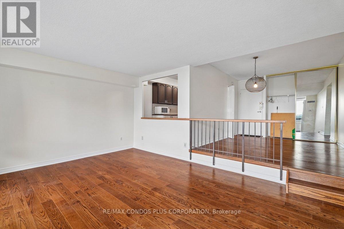 1307 - 250 Scarlett Road, Toronto, Ontario  M6N 4X5 - Photo 8 - W13459170