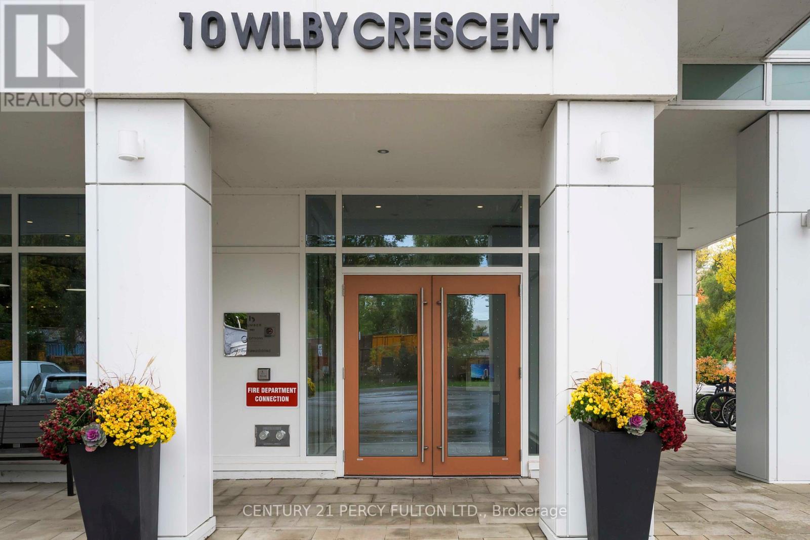 1704 - 10 Wilby Crescent, Toronto, Ontario M9N 1E5 - Photo 2 - W13459180