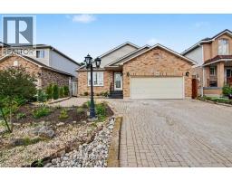 6 THEODORE Drive, Hamilton, Ontario