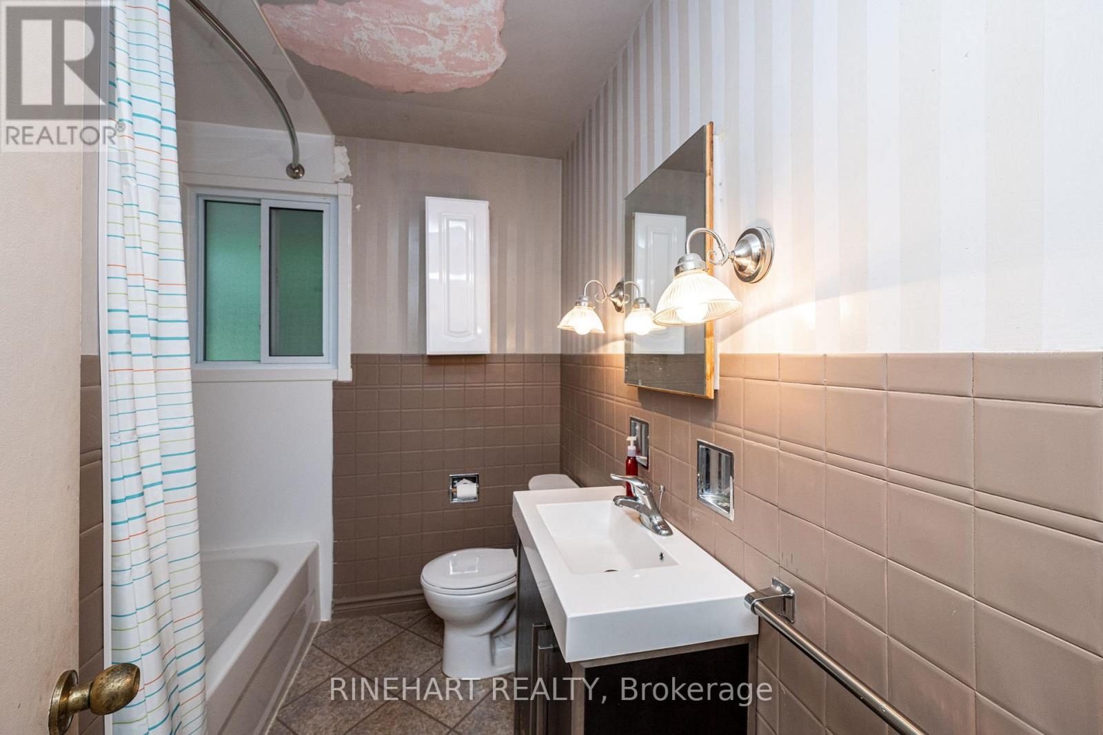 330 Connington Street, London South, Ontario  N6C 4C9 - Photo 12 - X13459296