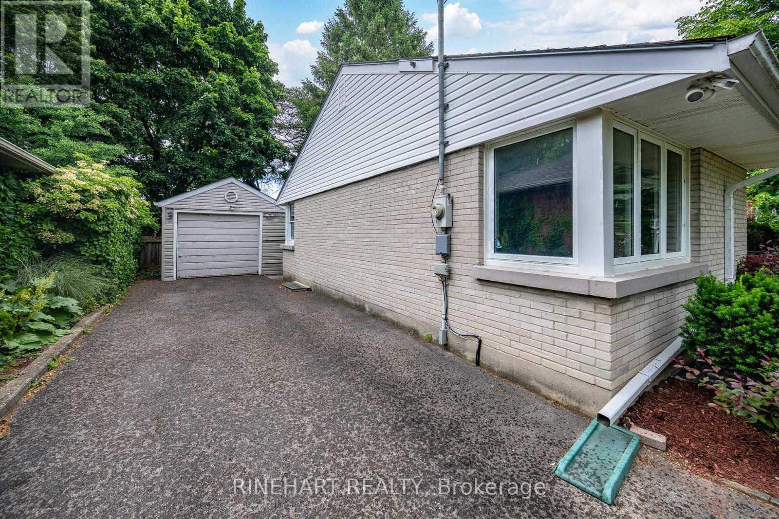 330 Connington Street, London South, Ontario  N6C 4C9 - Photo 3 - X13459296